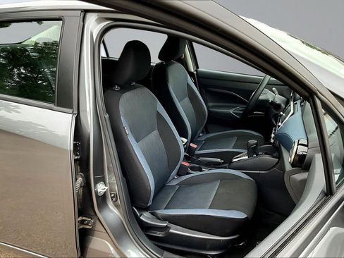 Used 2025 Nissan Versa SV FWD image 28