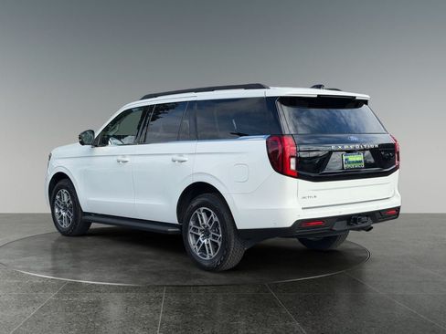 Used 2025 Ford Expedition Active AWD/4WD image 7