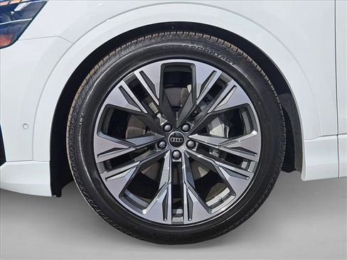 New 2026 Audi Q8 Premium Plus image 10