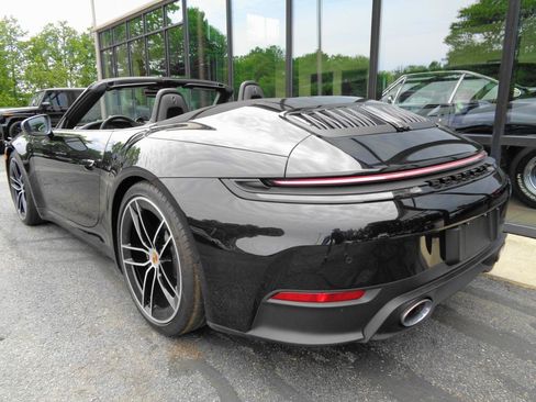 Used 2026 Porsche 911 Carrera T RWD image 7
