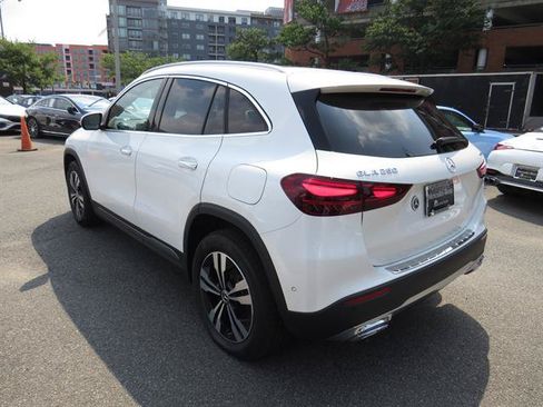 Used 2026 Mercedes-Benz GLA 250 4MATIC image 2