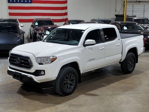 Used 2023 Toyota Tacoma SR5 RWD image 32