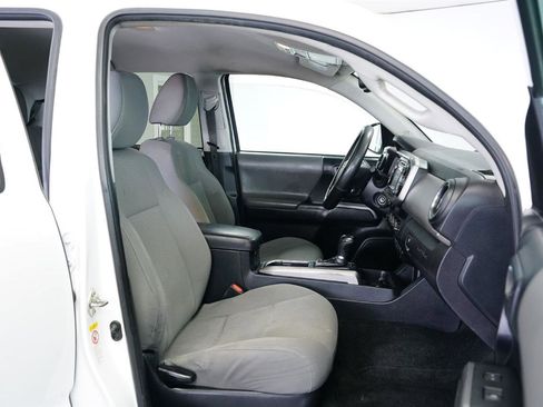 Used 2018 Toyota Tacoma SR5 image 13