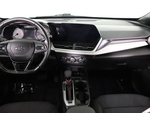 Used 2024 Chevrolet Trax RS w/ Sunroof Package FWD image 36