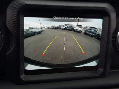 Used 2021 Jeep Wrangler Unlimited Sahara image 19