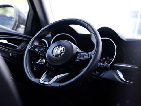 Used 2021 Alfa Romeo Stelvio Ti w/ Nero Edizione AWD/4WD image 21