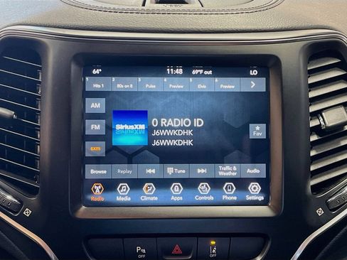 Used 2021 Jeep Cherokee Latitude Lux w/ Sun & Sound Group AWD/4WD image 14