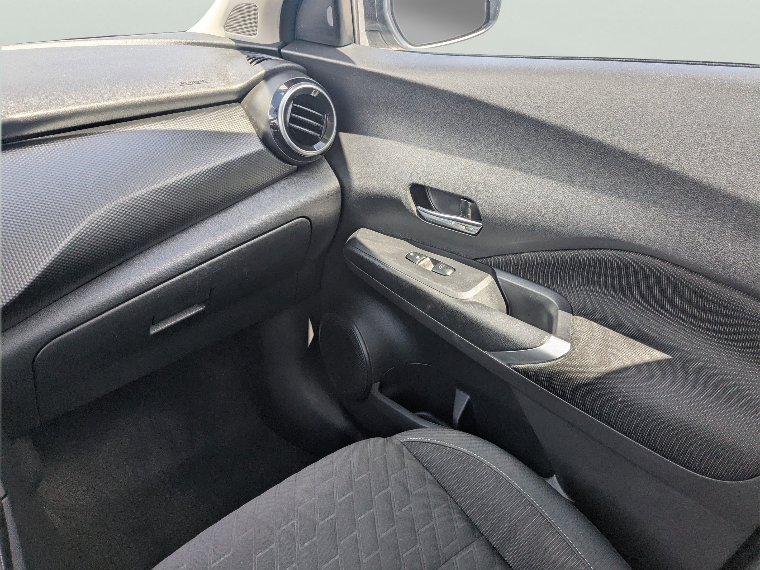 Used 2023 Nissan Kicks SV FWD image 13