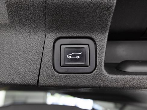Used 2022 GMC Acadia AT4 w/ Technology Package AWD/4WD image 42