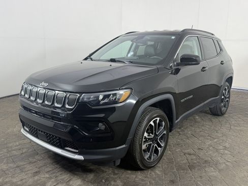 Used 2022 Jeep Compass Limited AWD/4WD image 3
