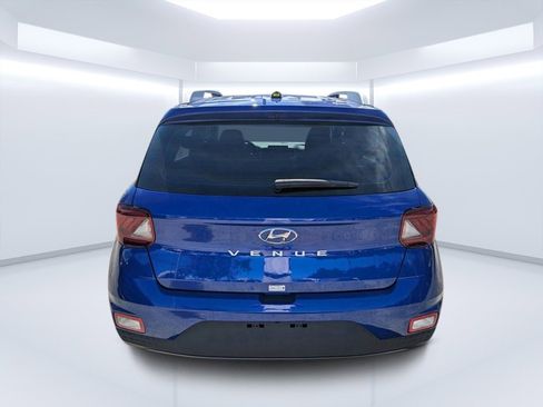 New 2025 Hyundai Venue Limited image 4
