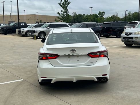 Used 2023 Toyota Camry SE FWD image 10