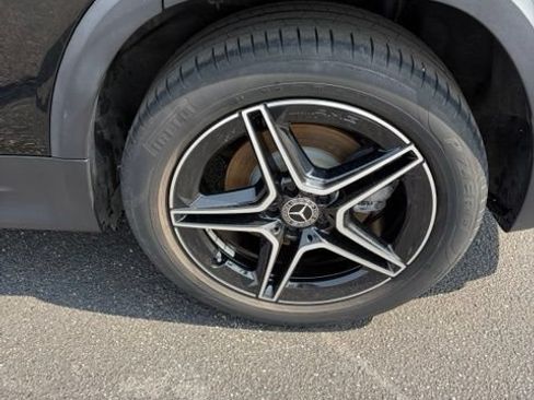 Used 2023 Mercedes-Benz GLB 250 w/ AMG Line image 5