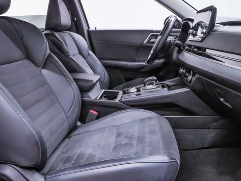 Used 2024 Mitsubishi Outlander SE image 14