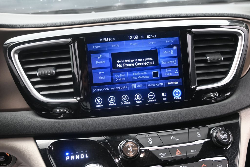 Used 2017 Chrysler Pacifica Touring-L Plus FWD image 27