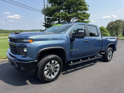 Used 2024 Chevrolet Silverado 2500 Custom w/ Custom Value Package AWD/4WD image 2