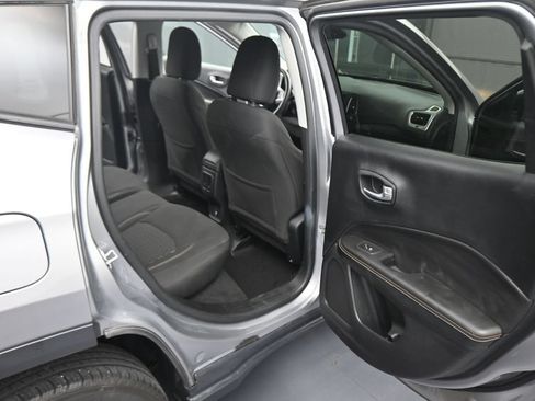 Used 2018 Jeep Compass Sport AWD/4WD image 41