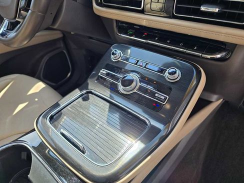 Used 2022 Lincoln Nautilus Reserve w/ Equipment Group 201A image 16