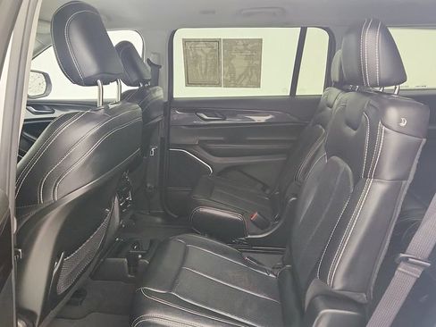 Used 2022 Jeep Grand Cherokee L Laredo w/ Luxury Tech Group I RWD image 16
