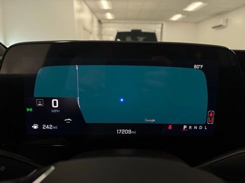 Used 2025 Chevrolet Traverse LT w/ Driver Confidence Package image 20