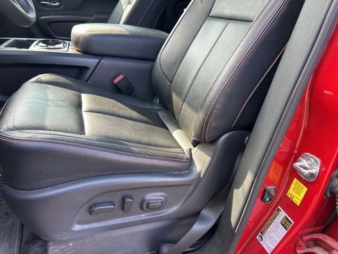 Used 2021 Nissan Titan PRO-4X w/ Pro-4x Convenience Package image 14