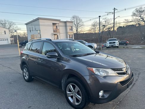 Used 2015 Toyota RAV4 XLE image 5