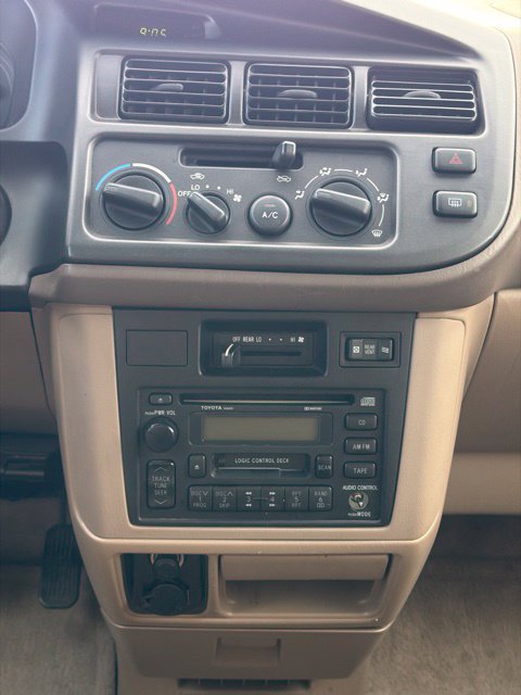 Used 1998 Toyota Sienna FWD image 13