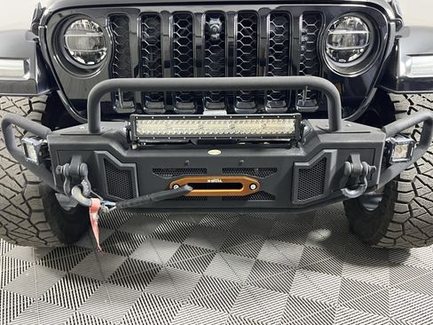 Used 2021 Jeep Wrangler Unlimited Sahara AWD/4WD image 9