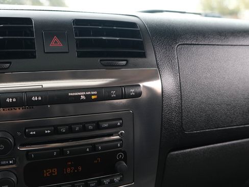 Used 2009 HUMMER H3T Alpha image 32