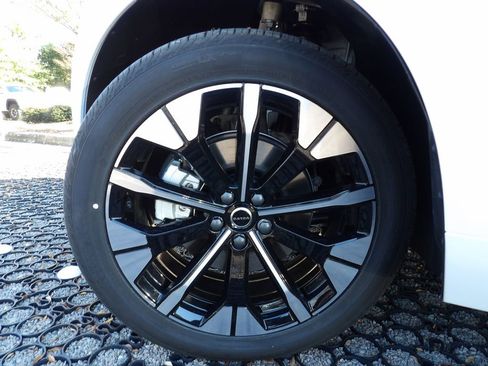 New 2026 Volvo XC60 B5 Plus w/ Protection Package Premier image 29