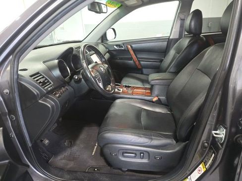 Used 2012 Toyota Highlander Limited w/ Tow Pkg image 10