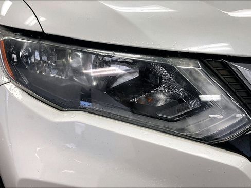 Used 2017 Nissan Rogue SV image 27