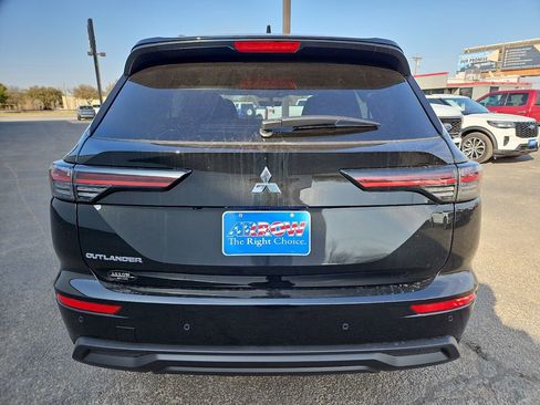 New 2026 Mitsubishi Outlander ES image 11