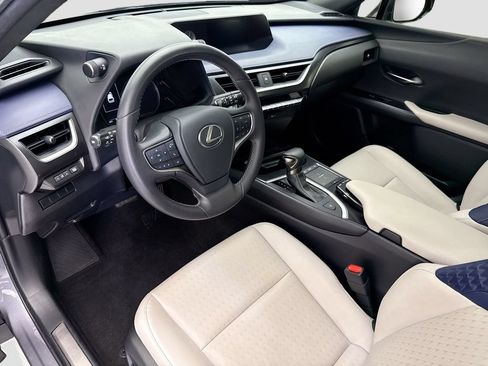 Used 2019 Lexus UX 200 FWD image 9