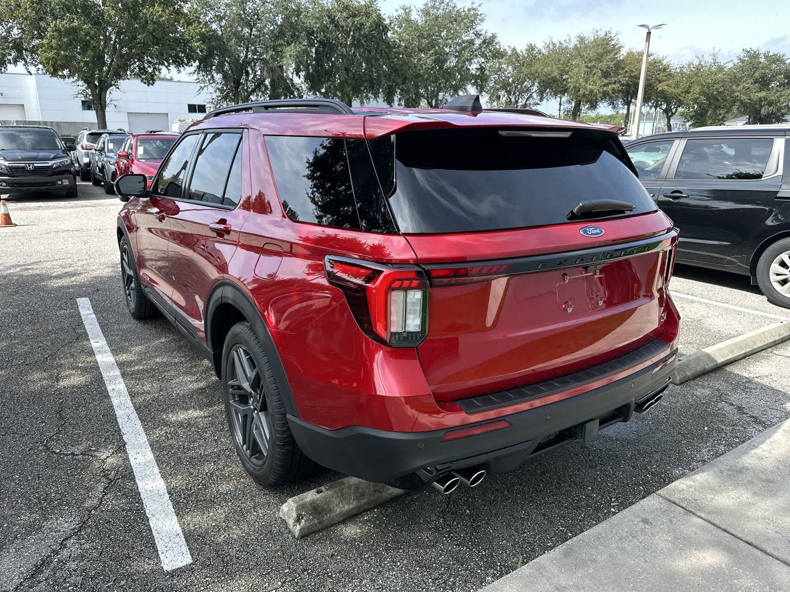 Used 2025 Ford Explorer ST w/ Sun And Sound Package AWD/4WD image 6