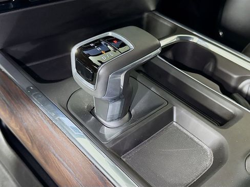 Certified 2026 GMC Sierra 1500 SLT RWD image 15