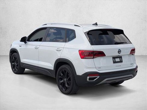 Used 2023 Volkswagen Taos SE w/ Panoramic Sunroof Package AWD/4WD image 7