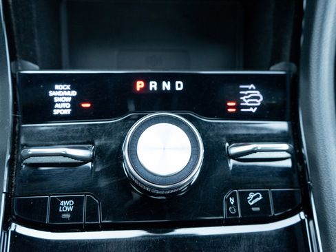 Used 2022 Jeep Grand Cherokee Overland w/ Adv Protech Group III image 24