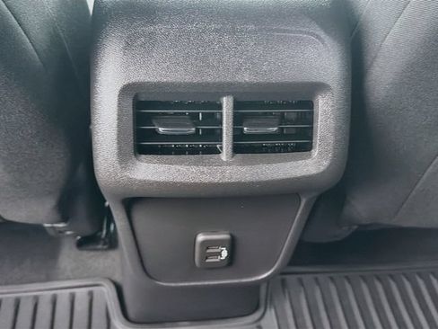 Used 2024 Chevrolet Equinox LT FWD image 19