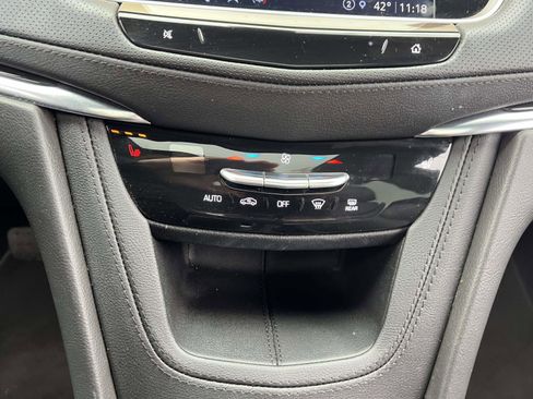 Certified 2022 Cadillac XT5 Premium Luxury w/ LPO, ONYX Package image 22