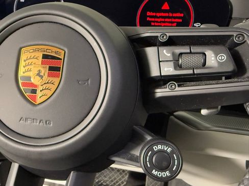 Certified 2025 Porsche Cayenne Coupe image 40