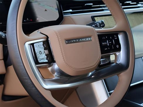 New 2026 Land Rover Range Rover Long Wheelbase SE image 17