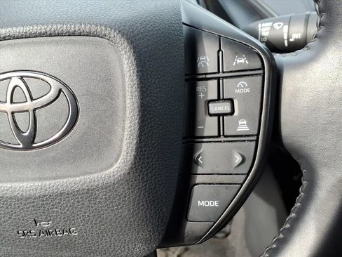 Used 2024 Toyota Prius LE image 29