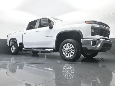 Used 2024 Chevrolet Silverado 2500 LT w/ Convenience Package image 67