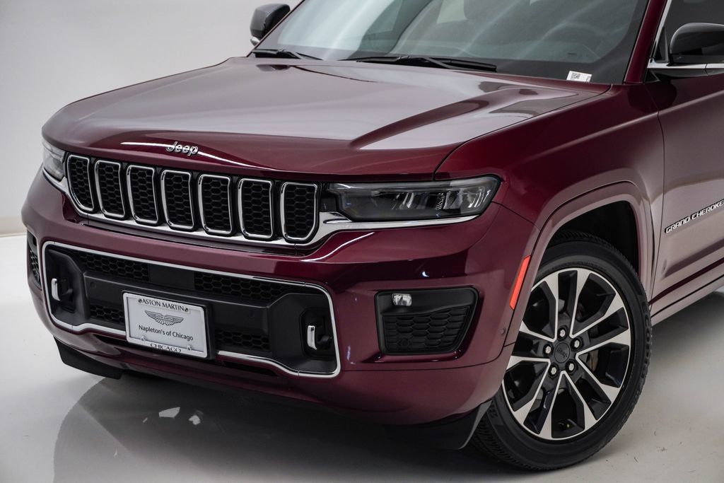 Used 2023 Jeep Grand Cherokee Overland AWD/4WD image 4