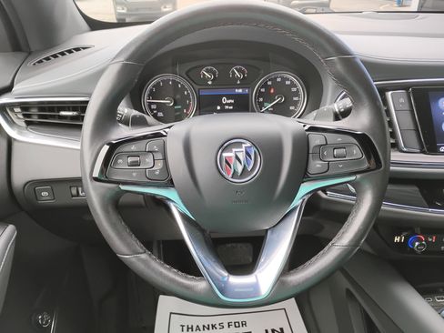 Used 2023 Buick Enclave Essence image 9