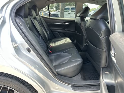 Used 2020 Toyota Camry SE FWD image 18