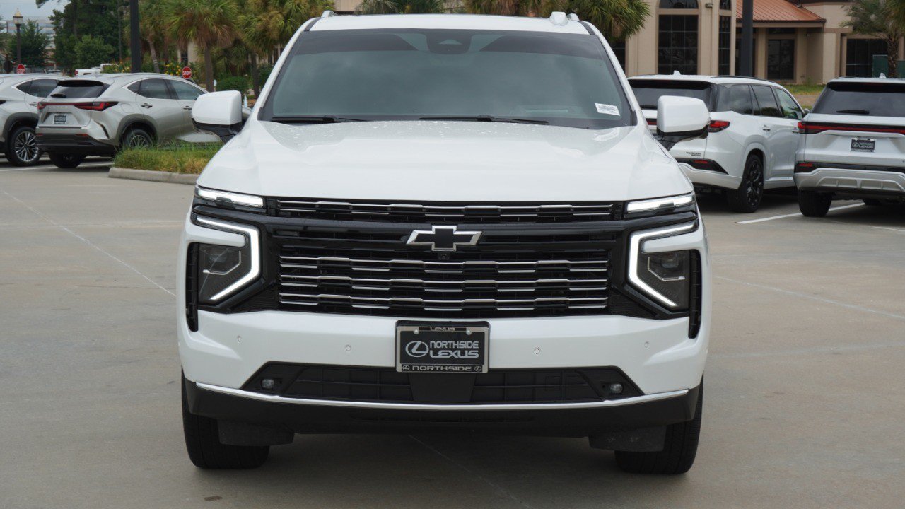 Used 2025 Chevrolet Tahoe High Country AWD/4WD image 2