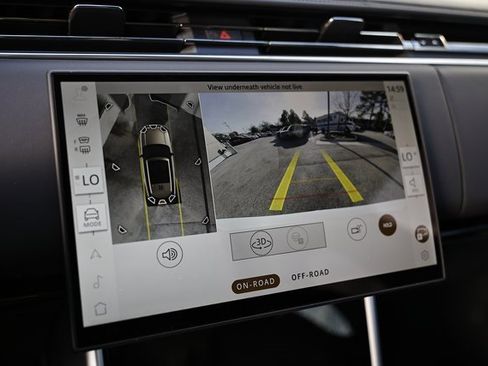 New 2025 Land Rover Range Rover SE image 40