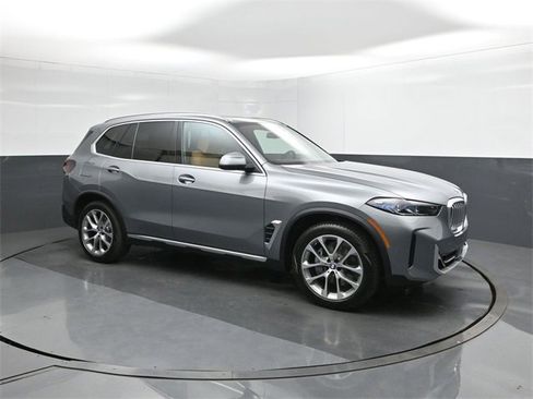 New 2026 BMW X5 xDrive40i w/ Climate Comfort Package image 17